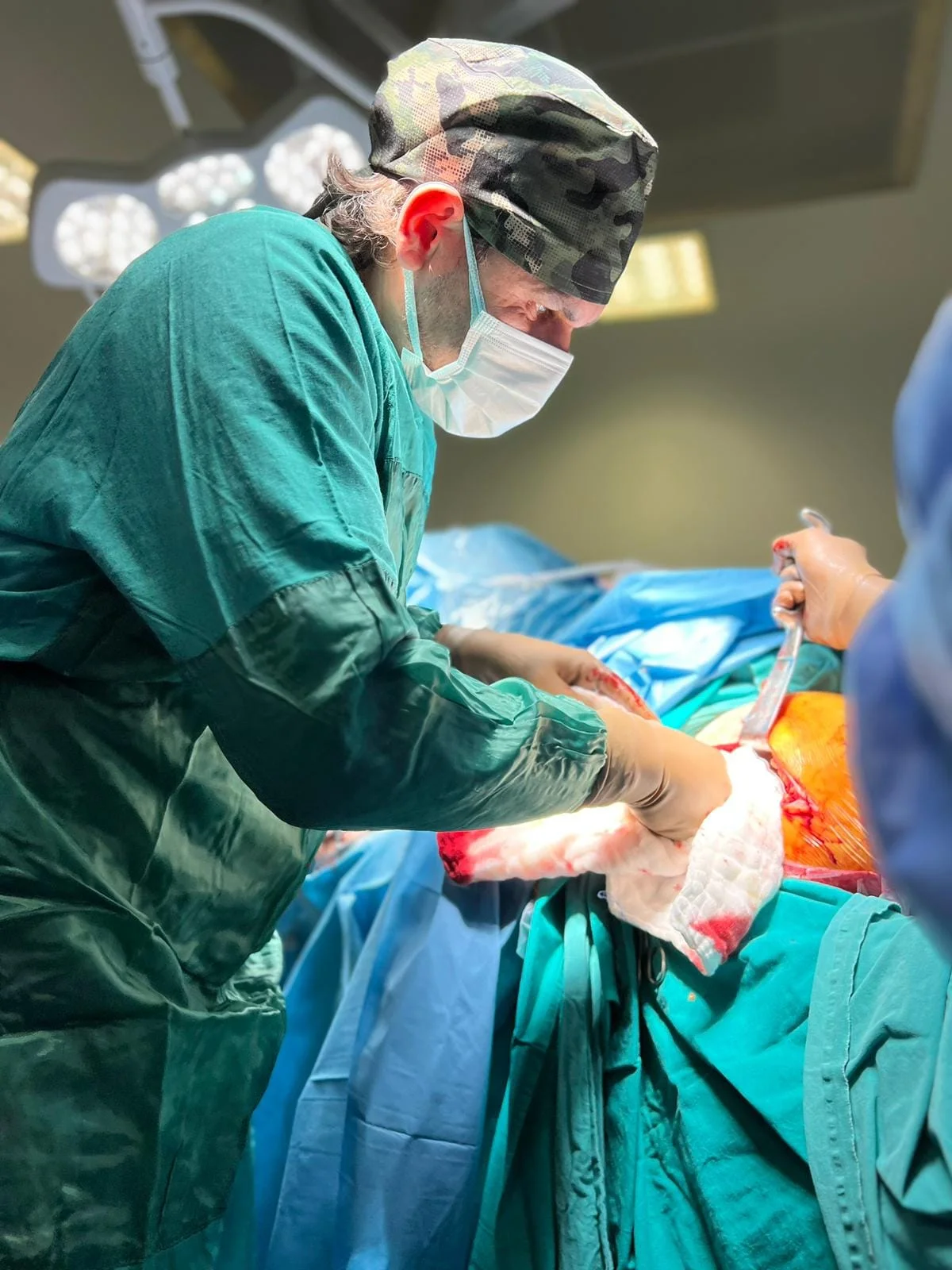 Doç. Dr. Sercan Çapkın | Ortopedi ve Travmatoloji Uzmanı